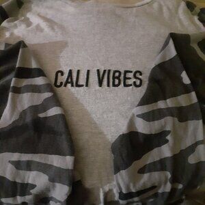 Wxyz large Cali Vibes l sweatshirt